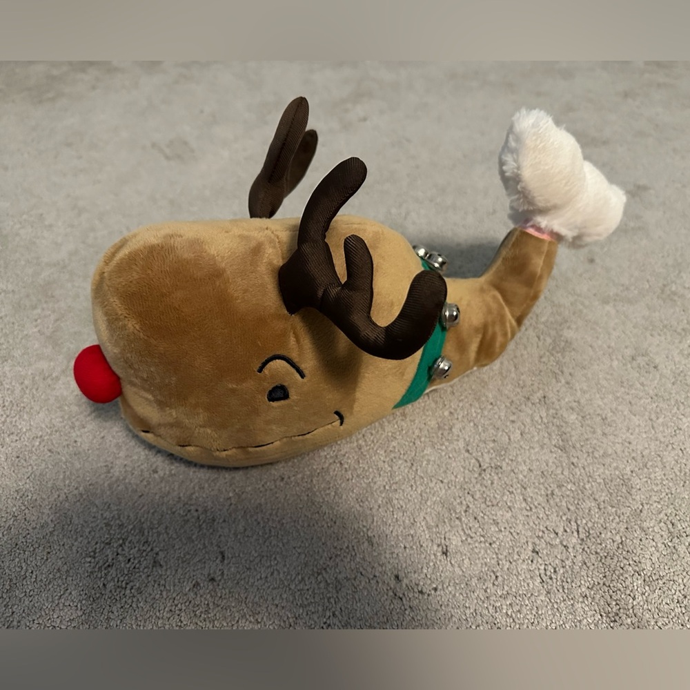 Plush Reindeer Whale NWT Vineyard Vines